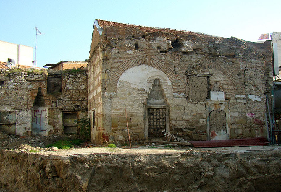Bayraklı_cami.jpg